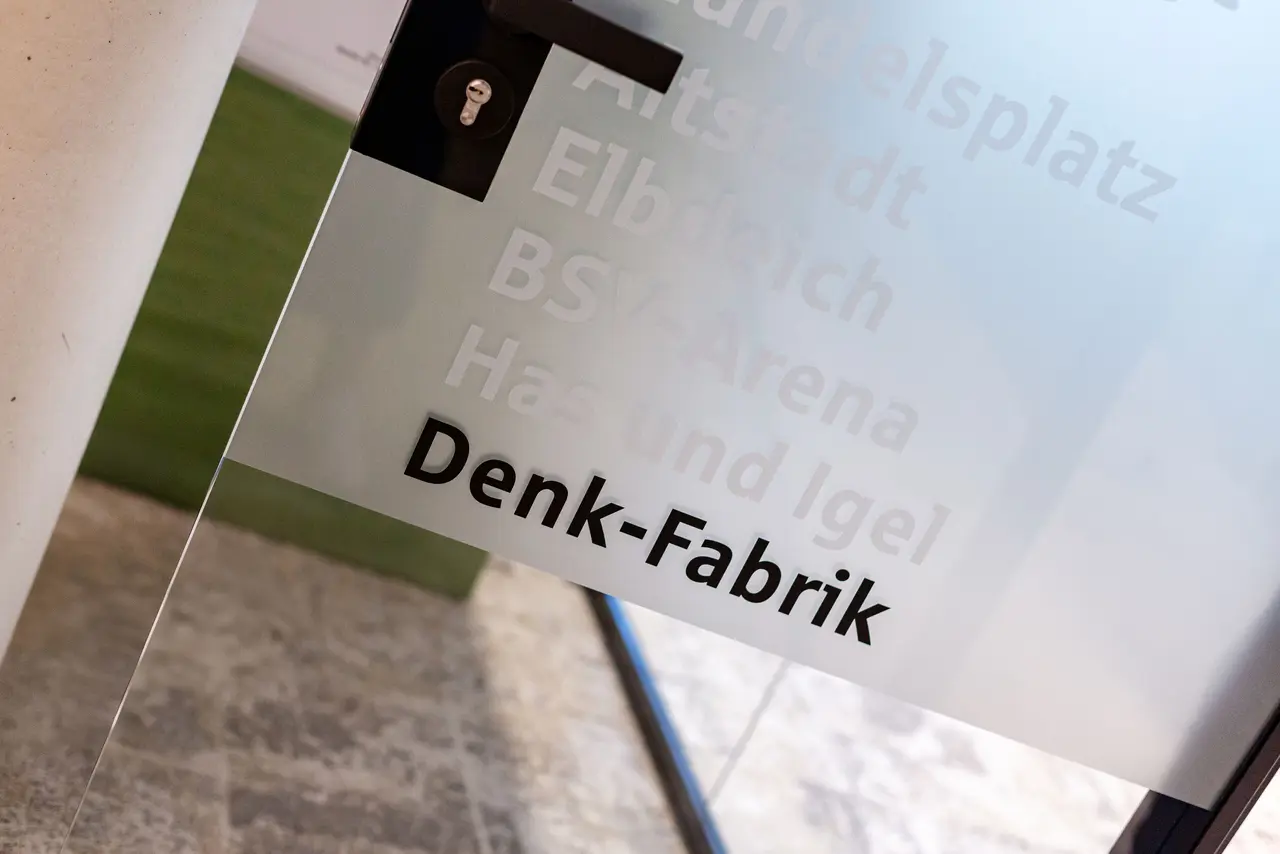 henry_foelschowbueroeinrichtung_hamburg_sparkasse035