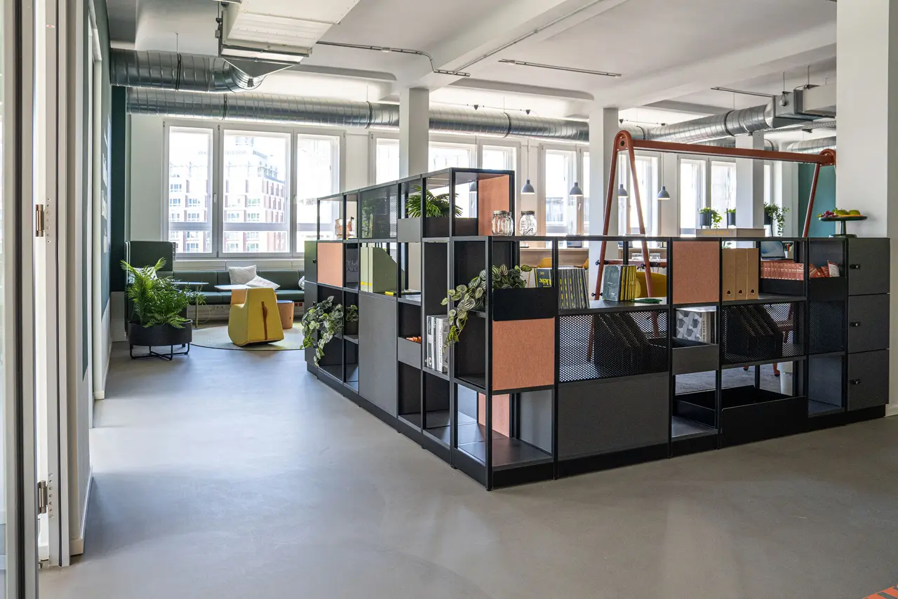 deka-investment-besprechungsbereich-openspace