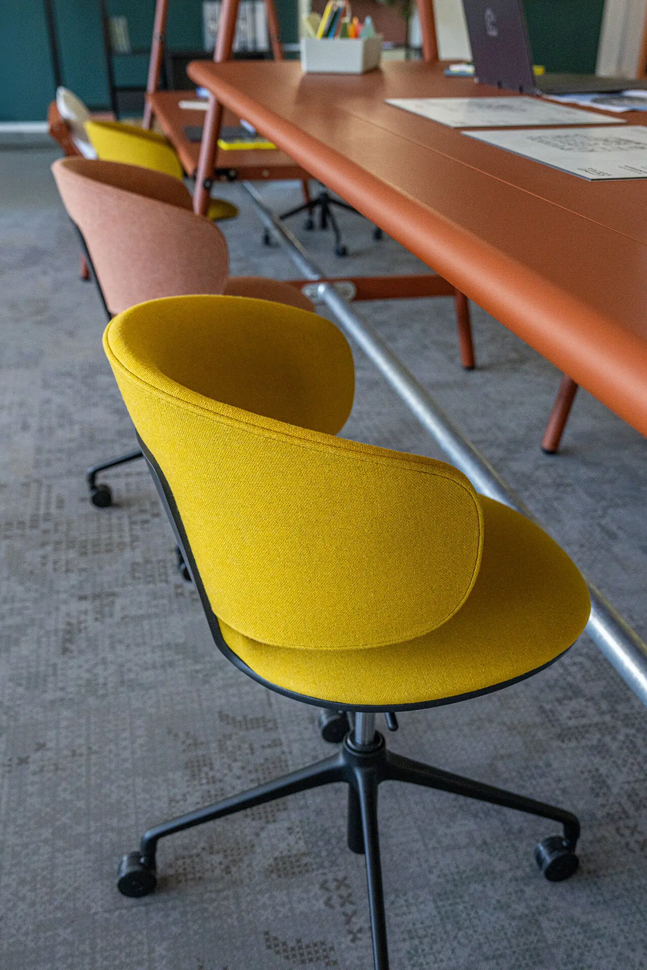 deka-investment-besprechungsbereich-openspace-design
