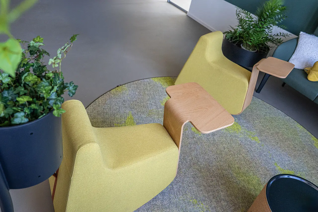 deka-investment-loungebereich-espattio-poufs